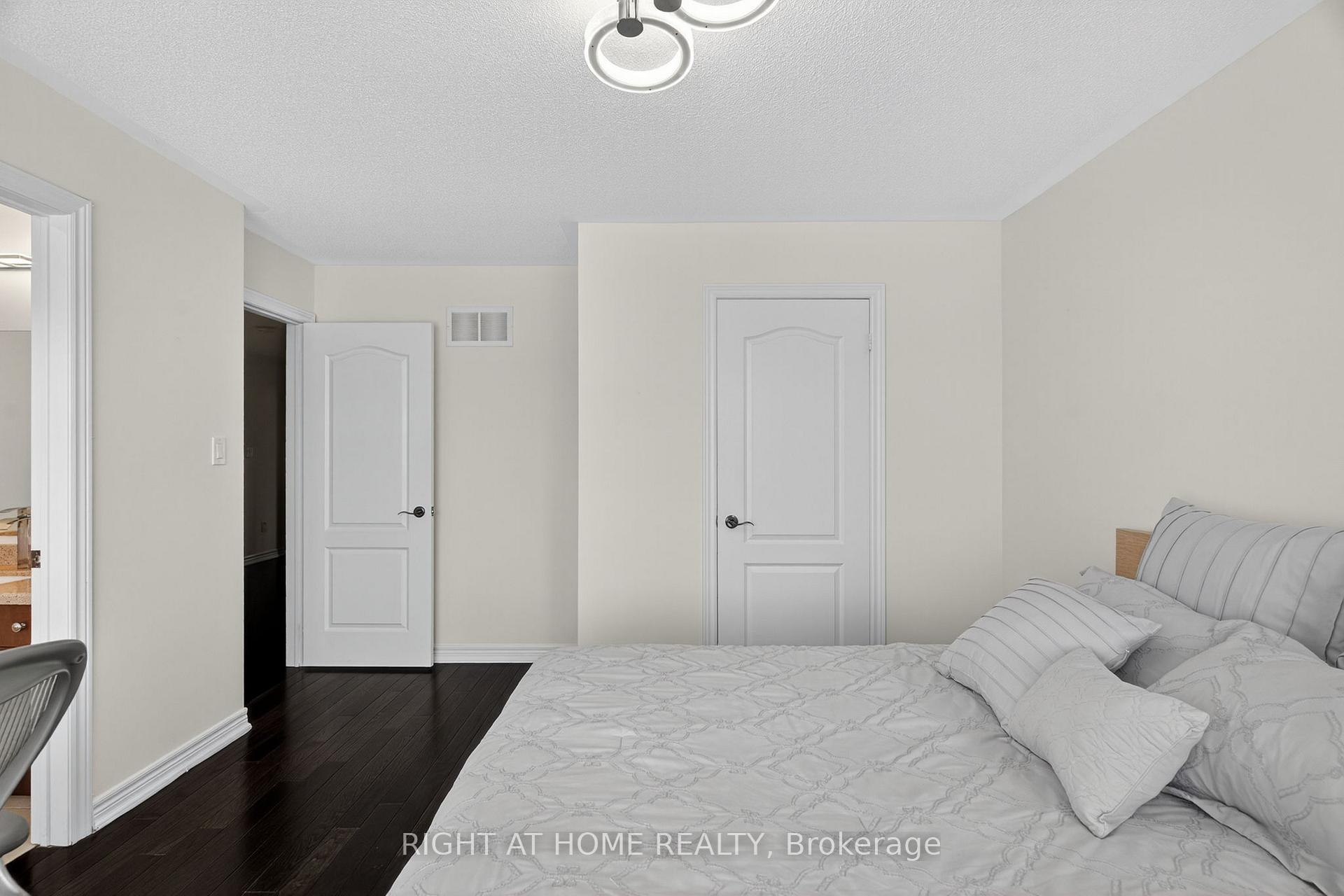 Photo 50 of 268 Carrier Crescent, Vaughan, Patterson — HOMEH