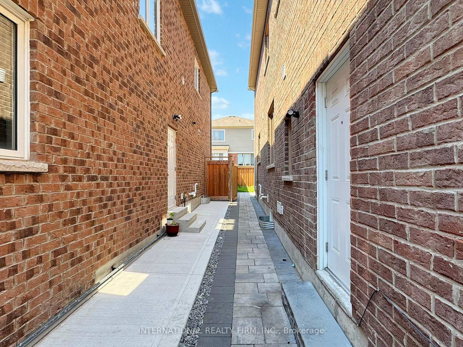 Photo 39 of 59 Westfield Drive, Whitby, Lynde Creek — HOMEH