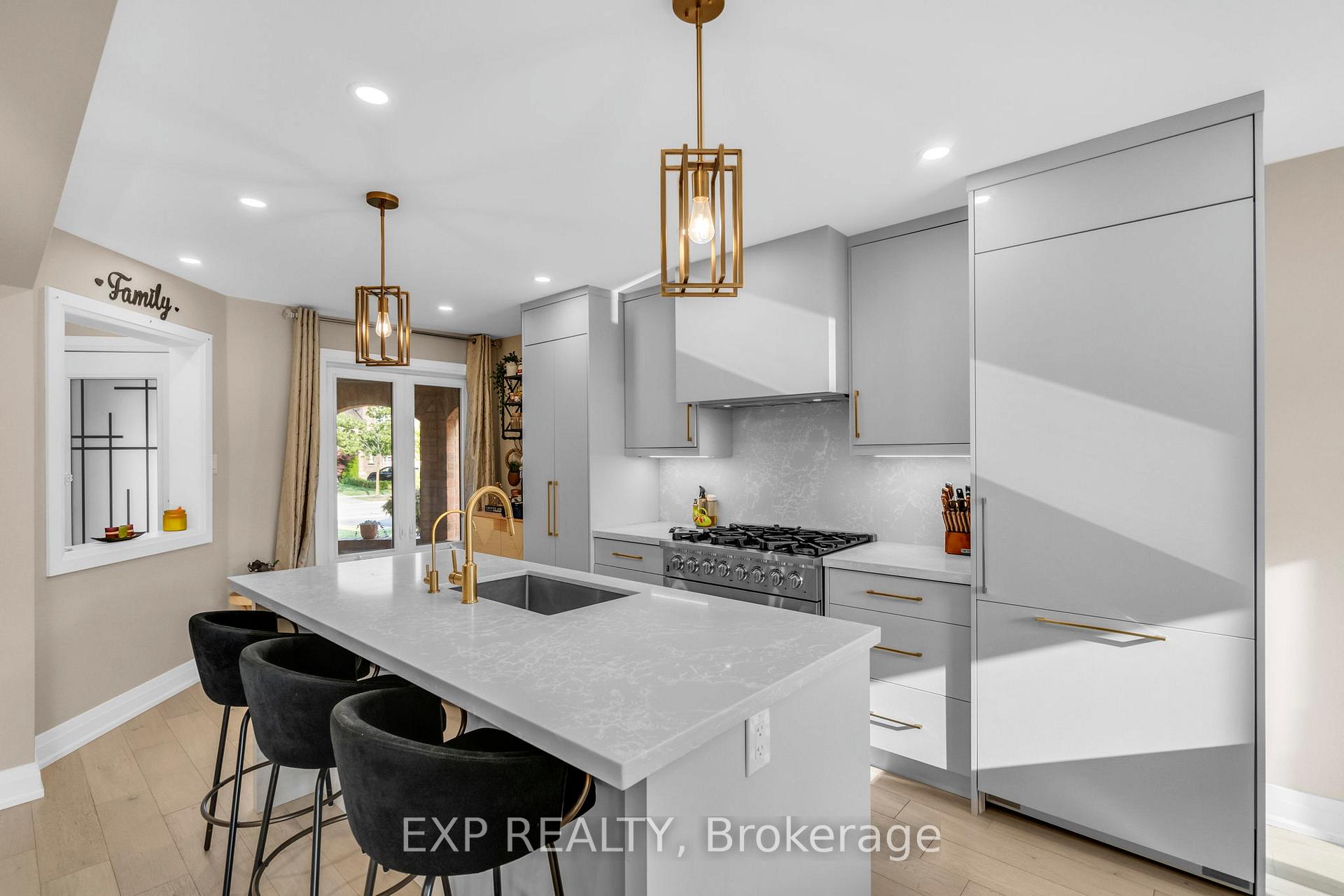 Photo 6 of 66 Whitefaulds Road, Vaughan, Maple — HOMEH