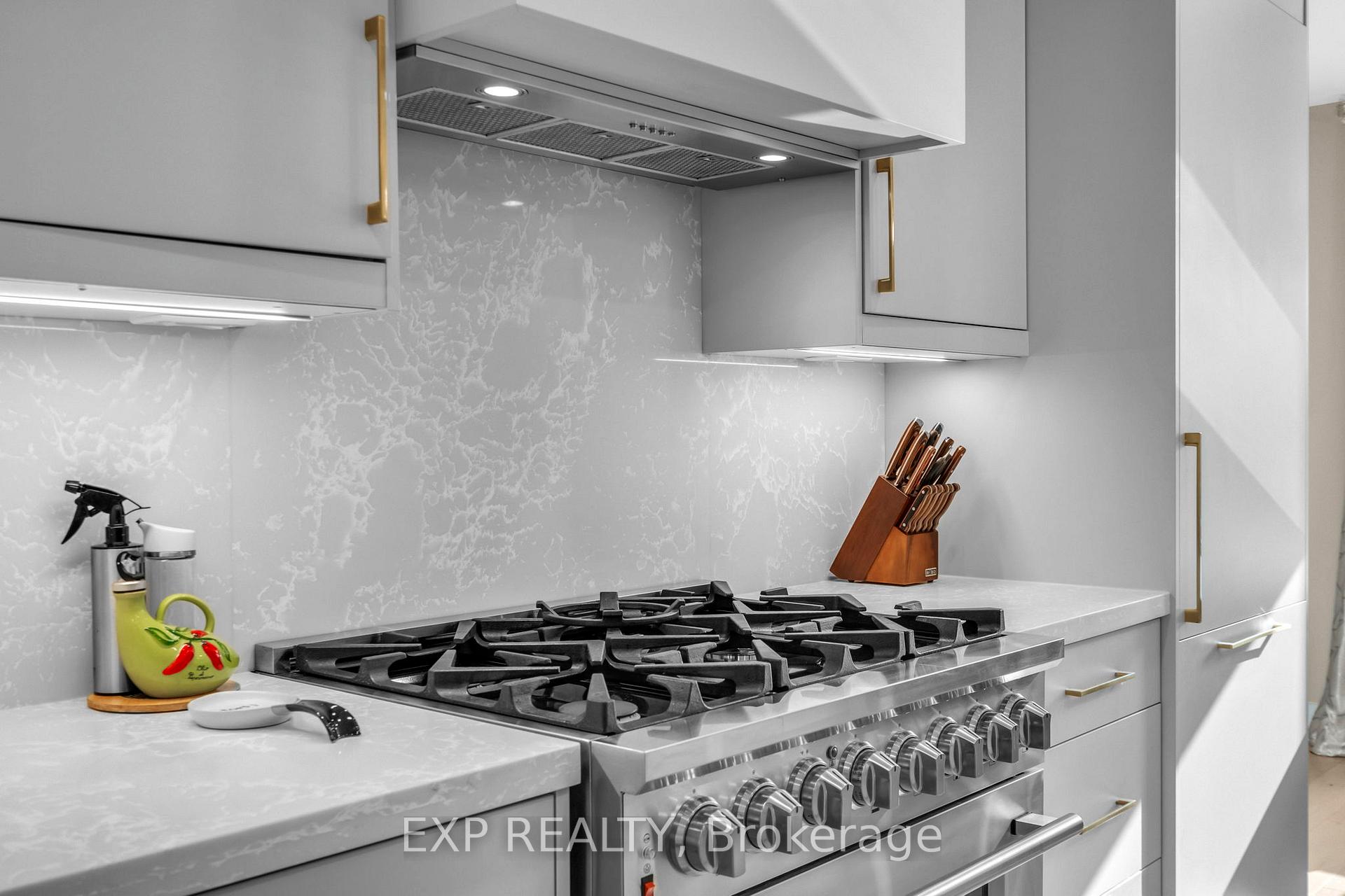 Photo 8 of 66 Whitefaulds Road, Vaughan, Maple — HOMEH