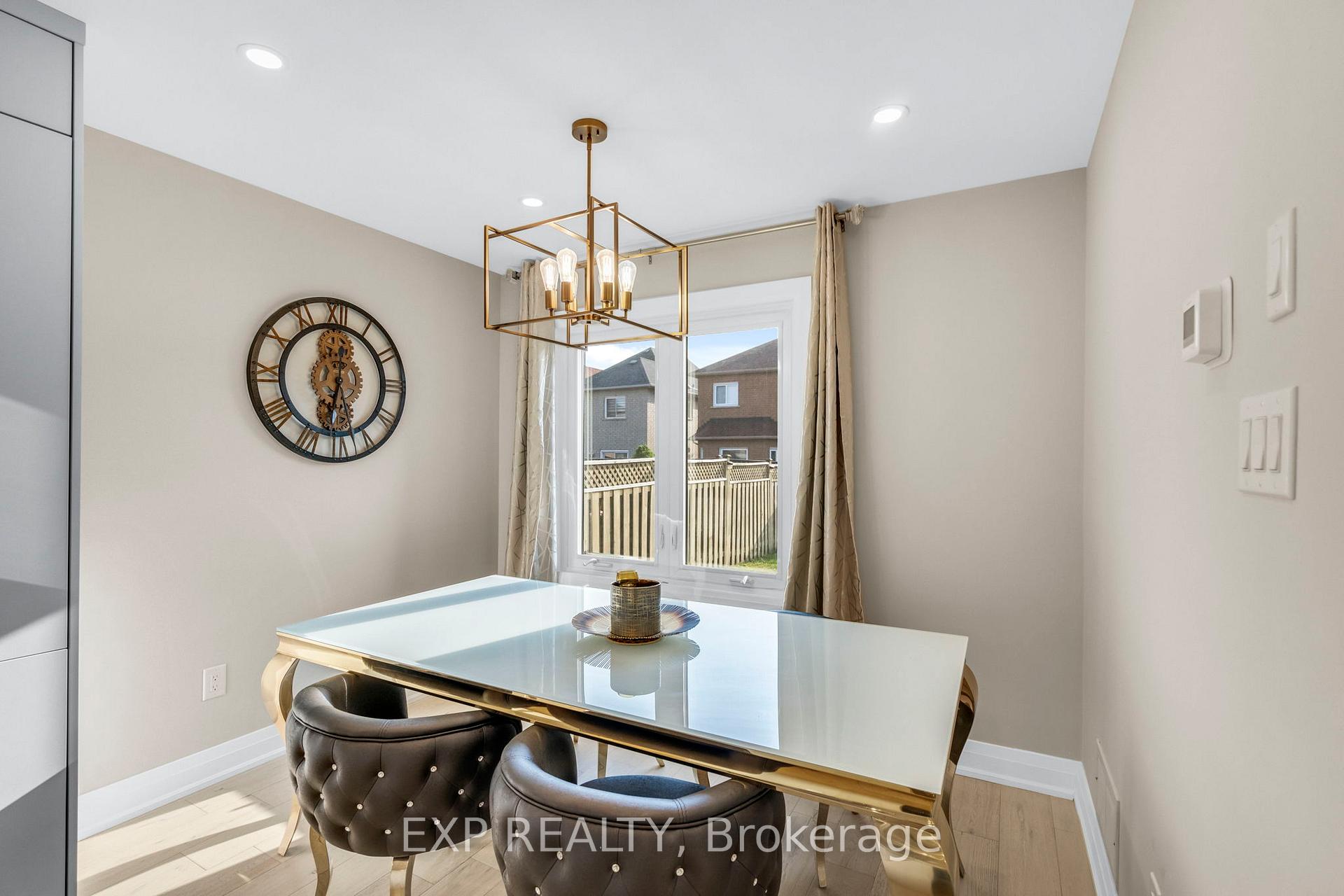 Photo 12 of 66 Whitefaulds Road, Vaughan, Maple — HOMEH