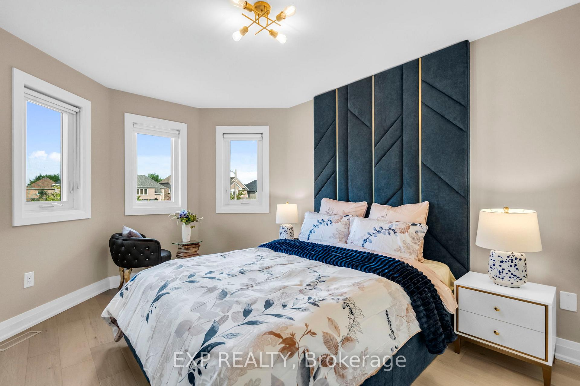 Photo 21 of 66 Whitefaulds Road, Vaughan, Maple — HOMEH