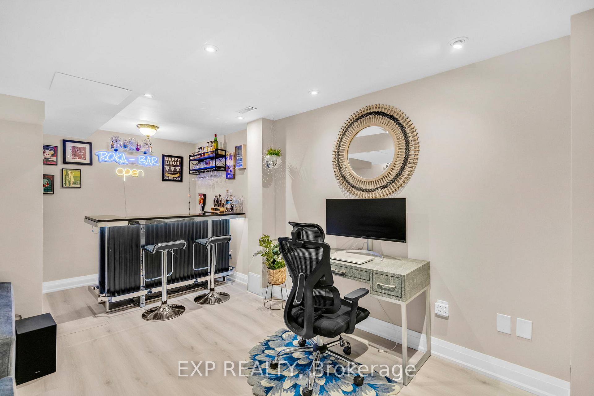 Photo 36 of 66 Whitefaulds Road, Vaughan, Maple — HOMEH