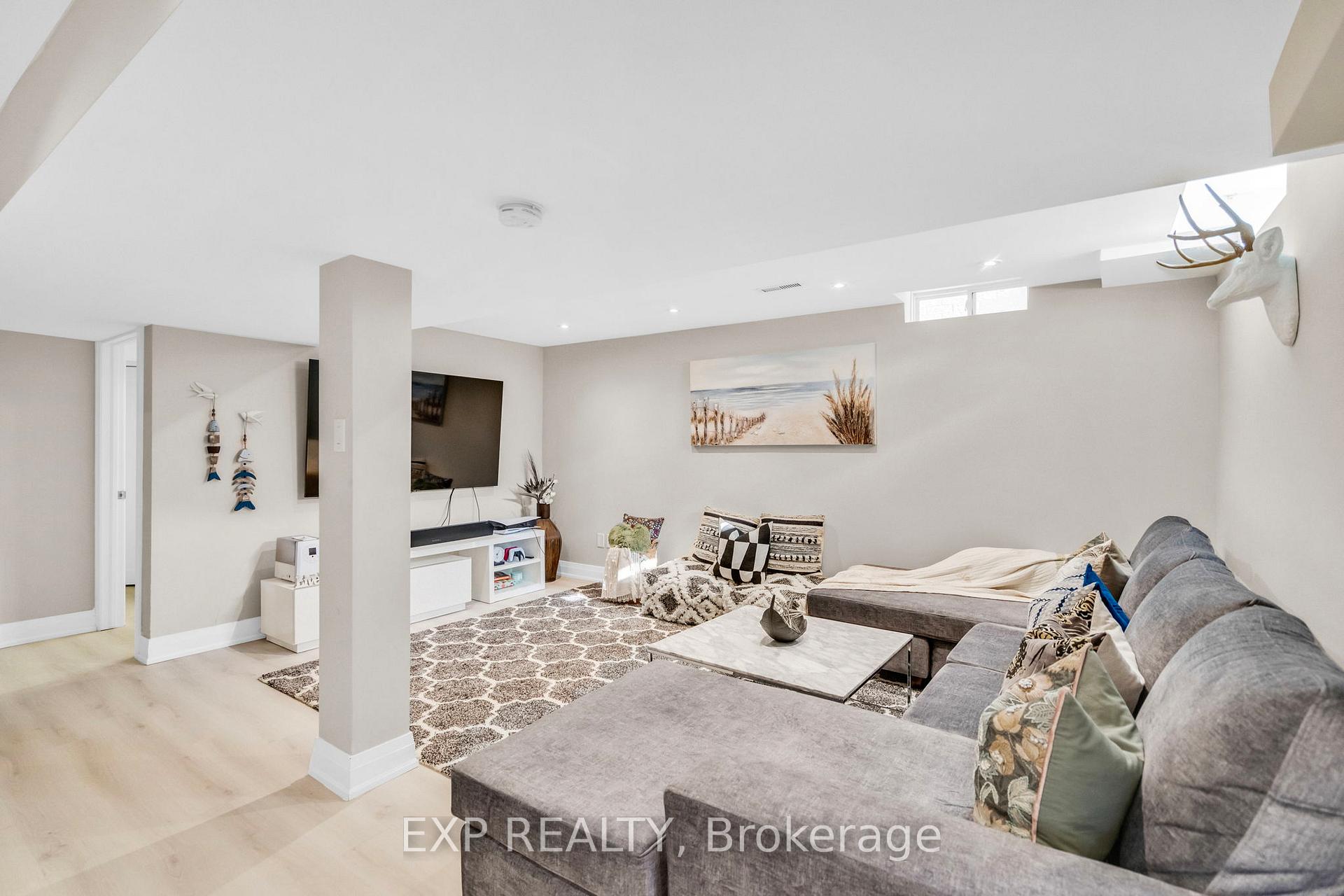 Photo 37 of 66 Whitefaulds Road, Vaughan, Maple — HOMEH