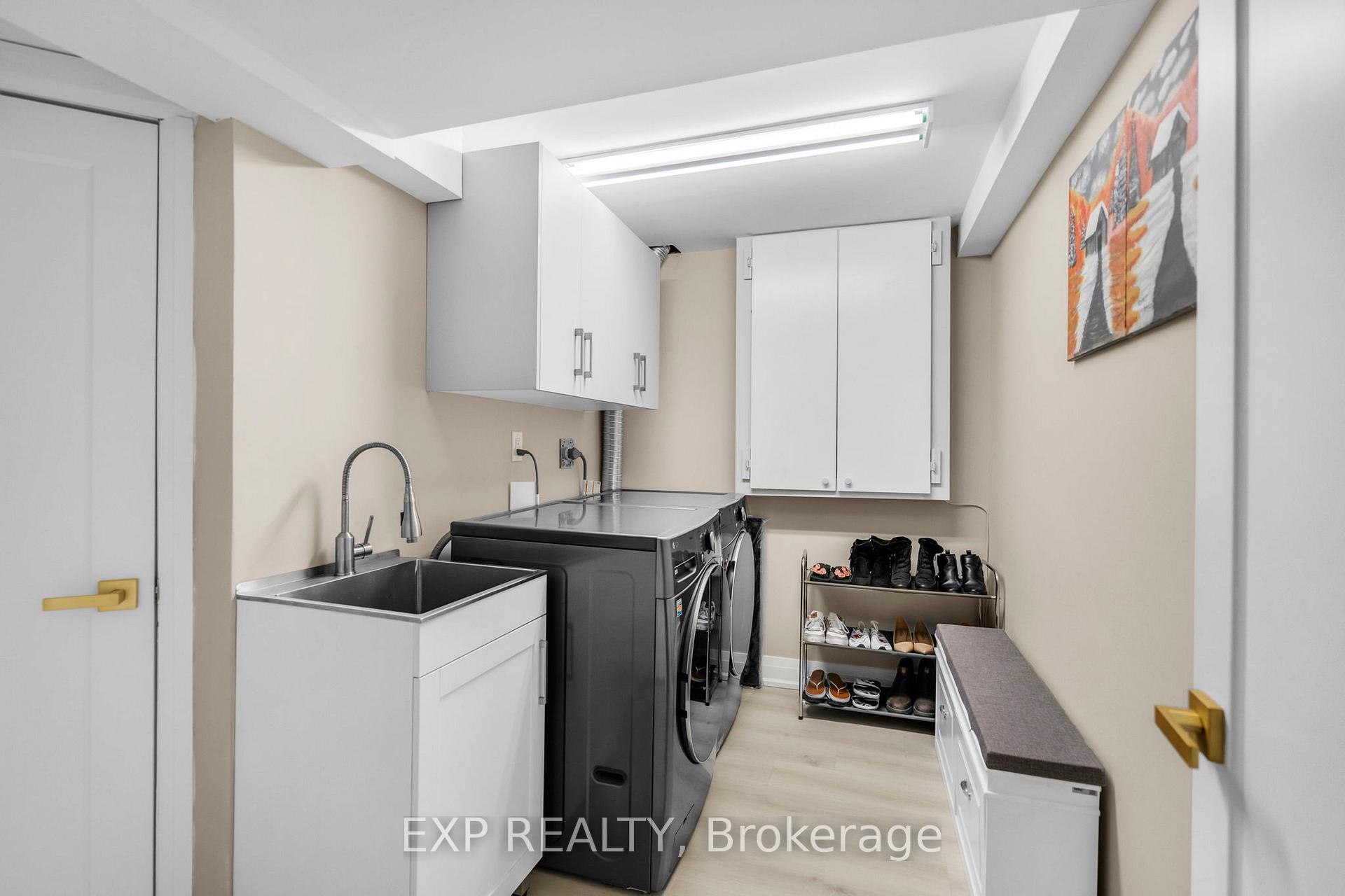 Photo 38 of 66 Whitefaulds Road, Vaughan, Maple — HOMEH