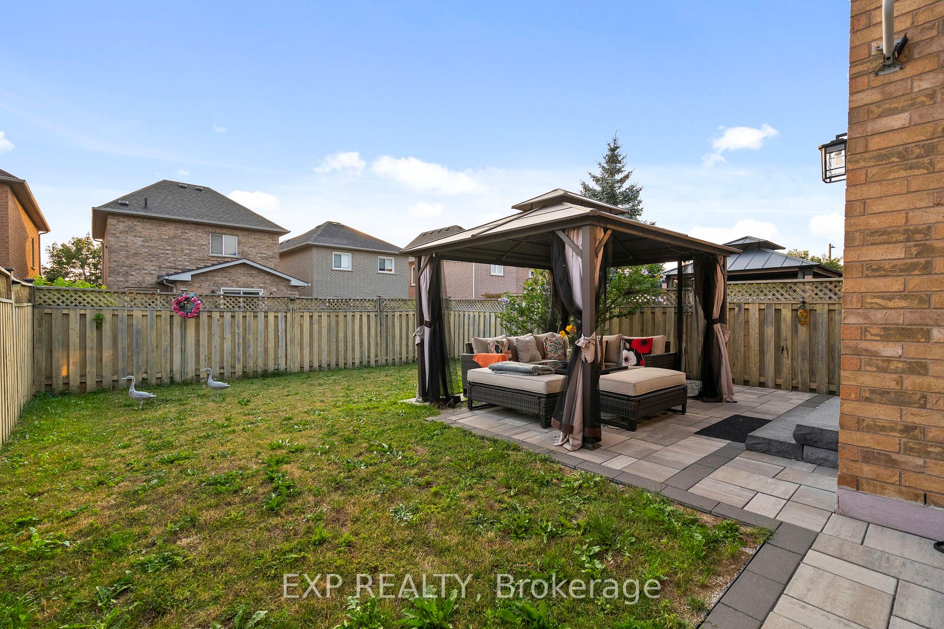Photo 39 of 66 Whitefaulds Road, Vaughan, Maple — HOMEH