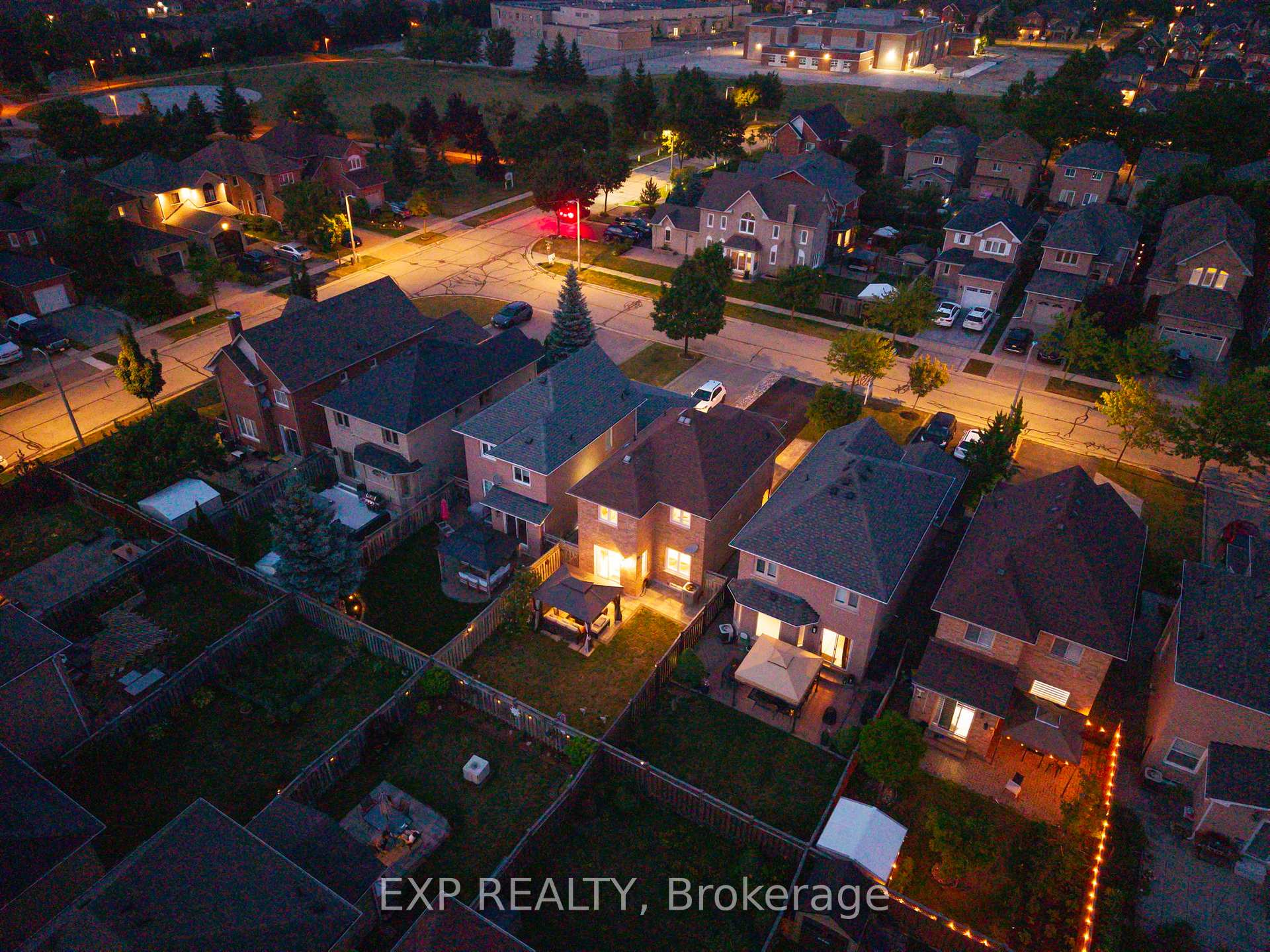 Photo 44 of 66 Whitefaulds Road, Vaughan, Maple — HOMEH