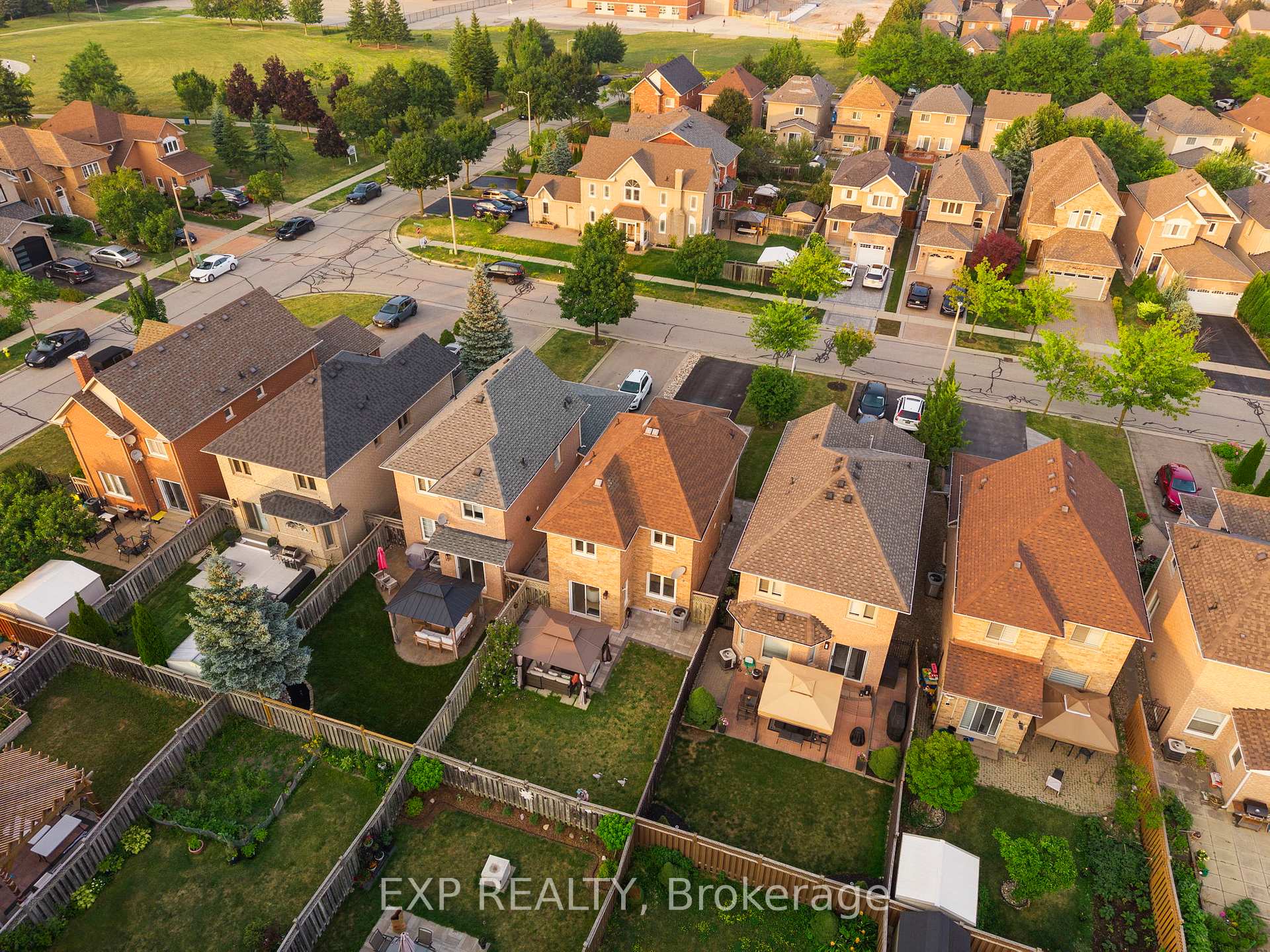 Photo 45 of 66 Whitefaulds Road, Vaughan, Maple — HOMEH
