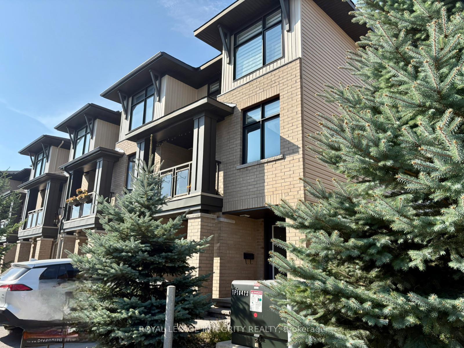 Photo 2 of 86 Stockholm Private, Ottawa, Riverside South/Gloucester Glen — HOMEH