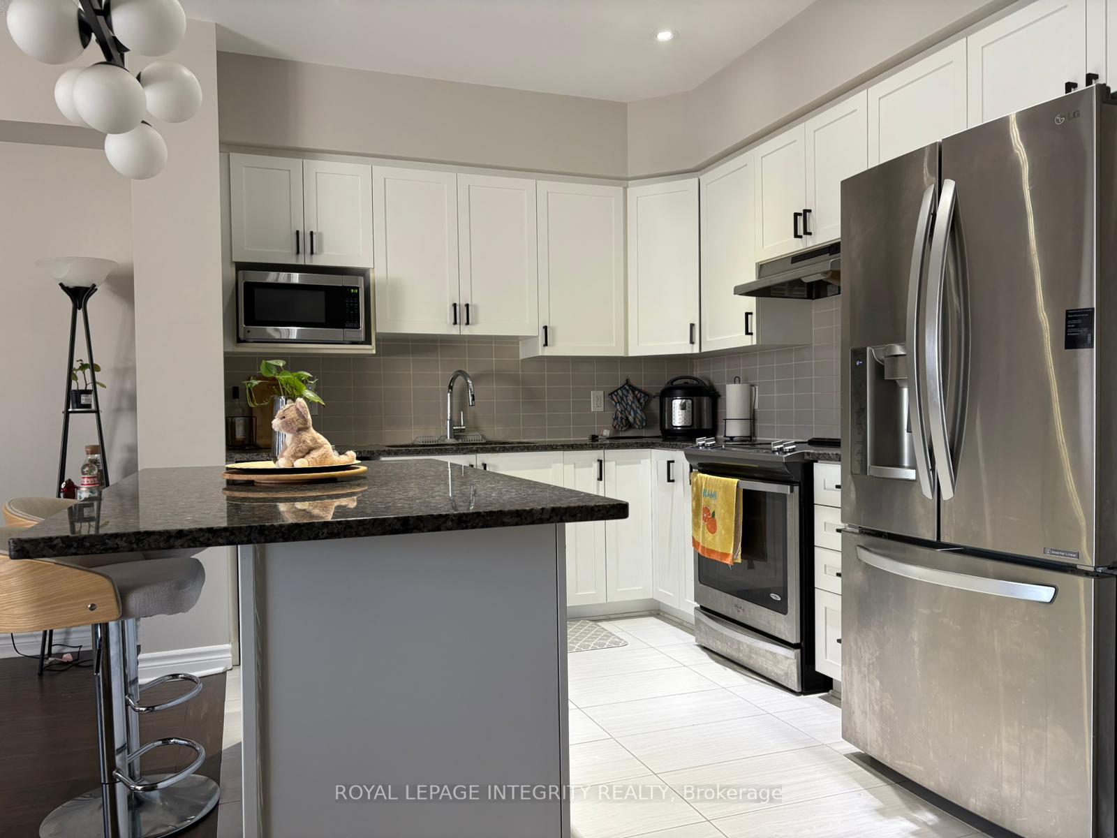 Photo 13 of 86 Stockholm Private, Ottawa, Riverside South/Gloucester Glen — HOMEH