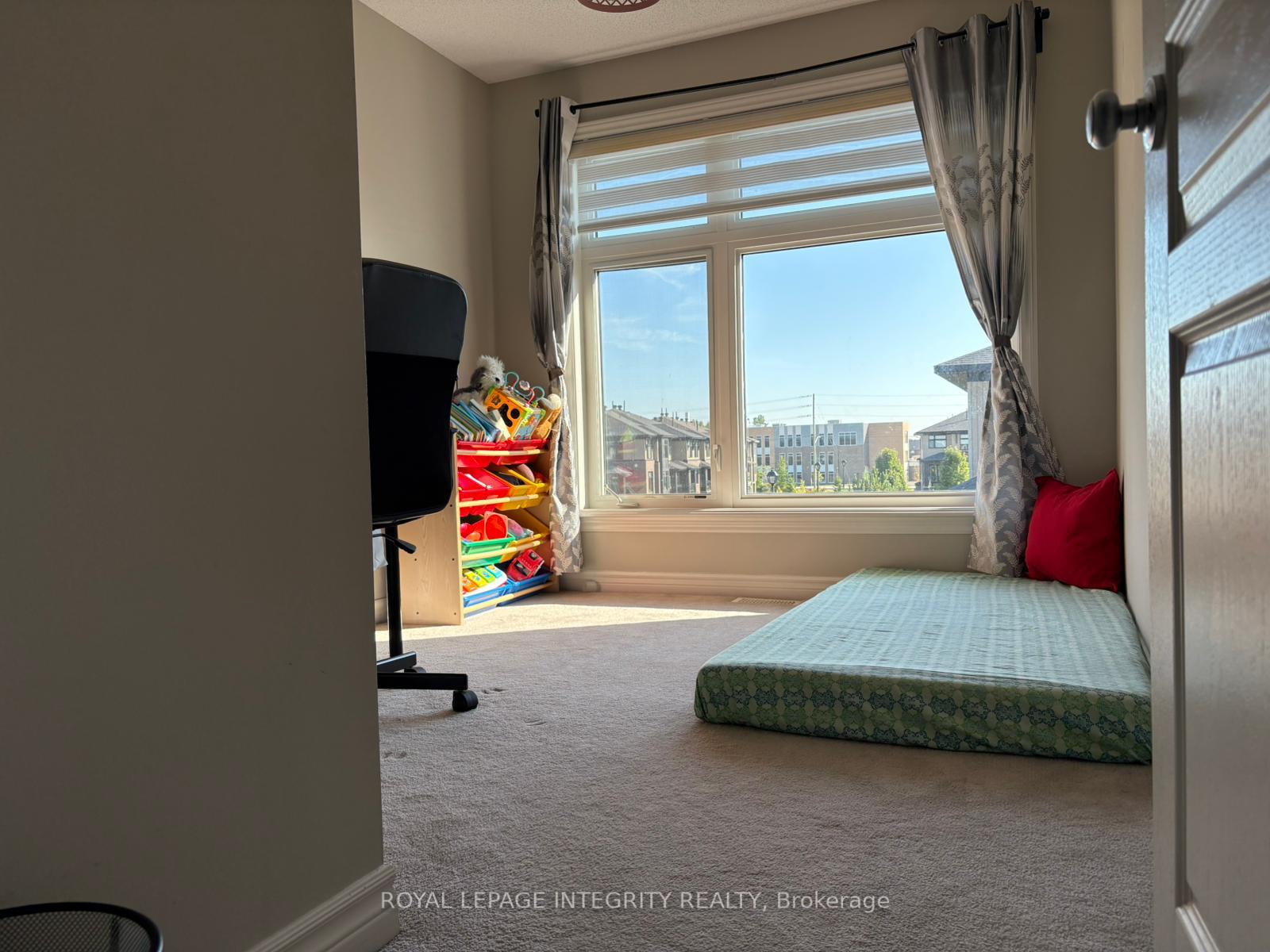 Photo 11 of 86 Stockholm Private, Ottawa, Riverside South/Gloucester Glen — HOMEH