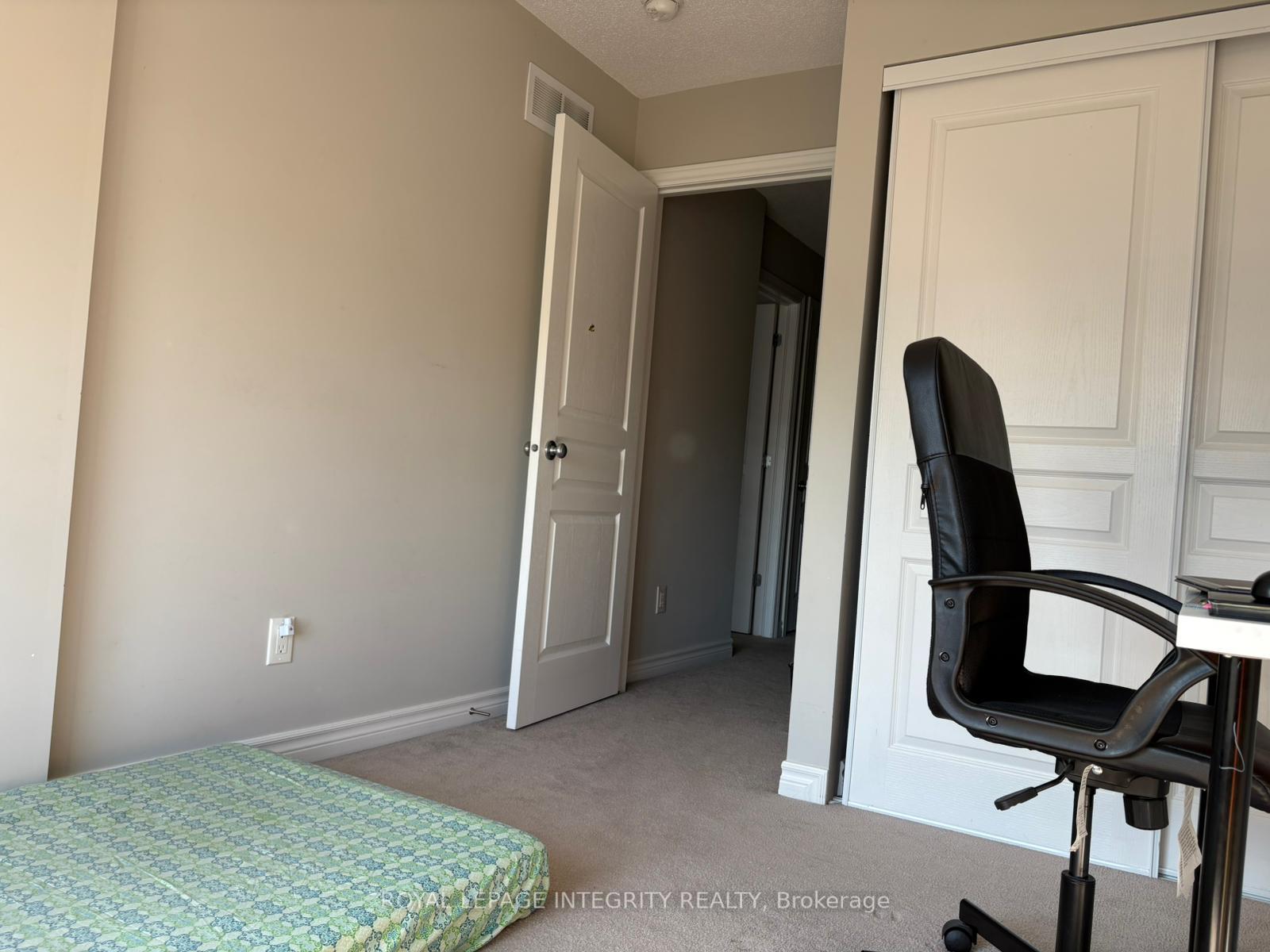 Photo 22 of 86 Stockholm Private, Ottawa, Riverside South/Gloucester Glen — HOMEH
