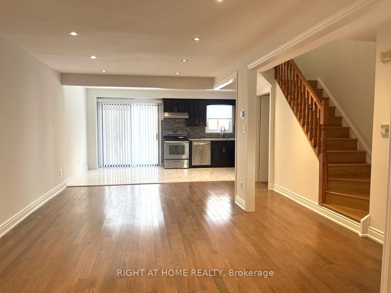 Photo 2 of 78 Rejane Crescent, Vaughan, Crestwood-Springfarm-Yorkhill — HOMEH