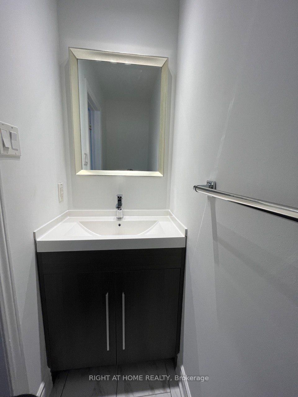 Photo 5 of 78 Rejane Crescent, Vaughan, Crestwood-Springfarm-Yorkhill — HOMEH