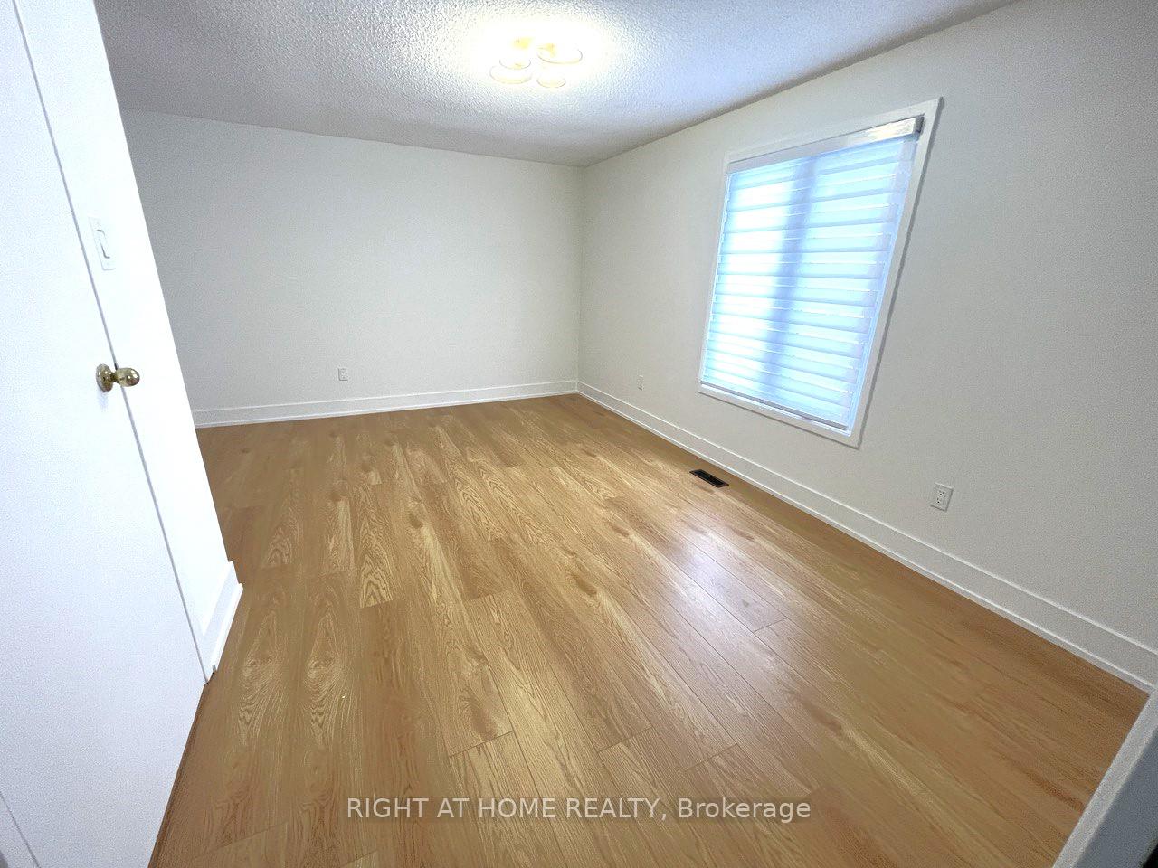 Photo 8 of 78 Rejane Crescent, Vaughan, Crestwood-Springfarm-Yorkhill — HOMEH