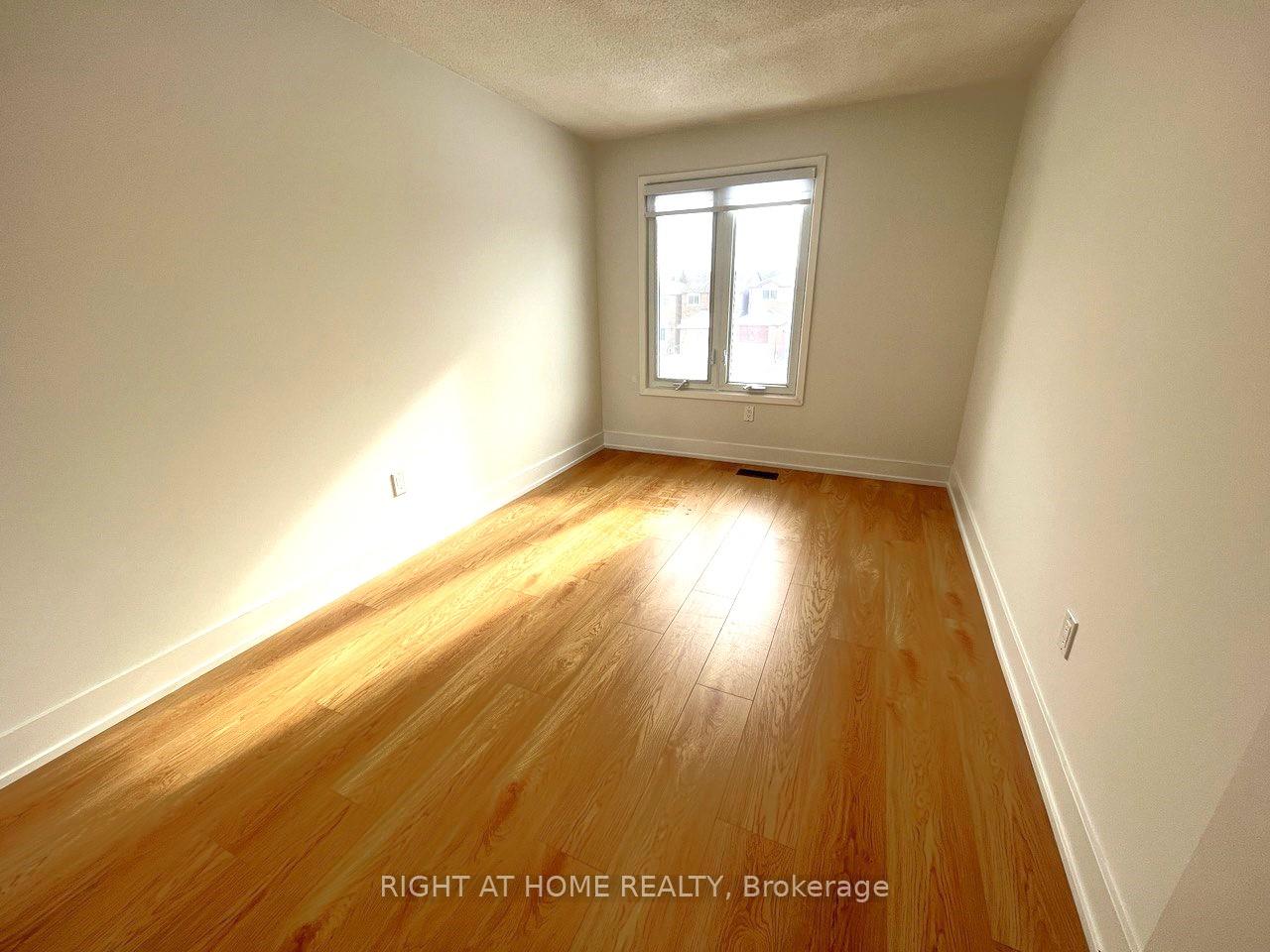 Photo 9 of 78 Rejane Crescent, Vaughan, Crestwood-Springfarm-Yorkhill — HOMEH