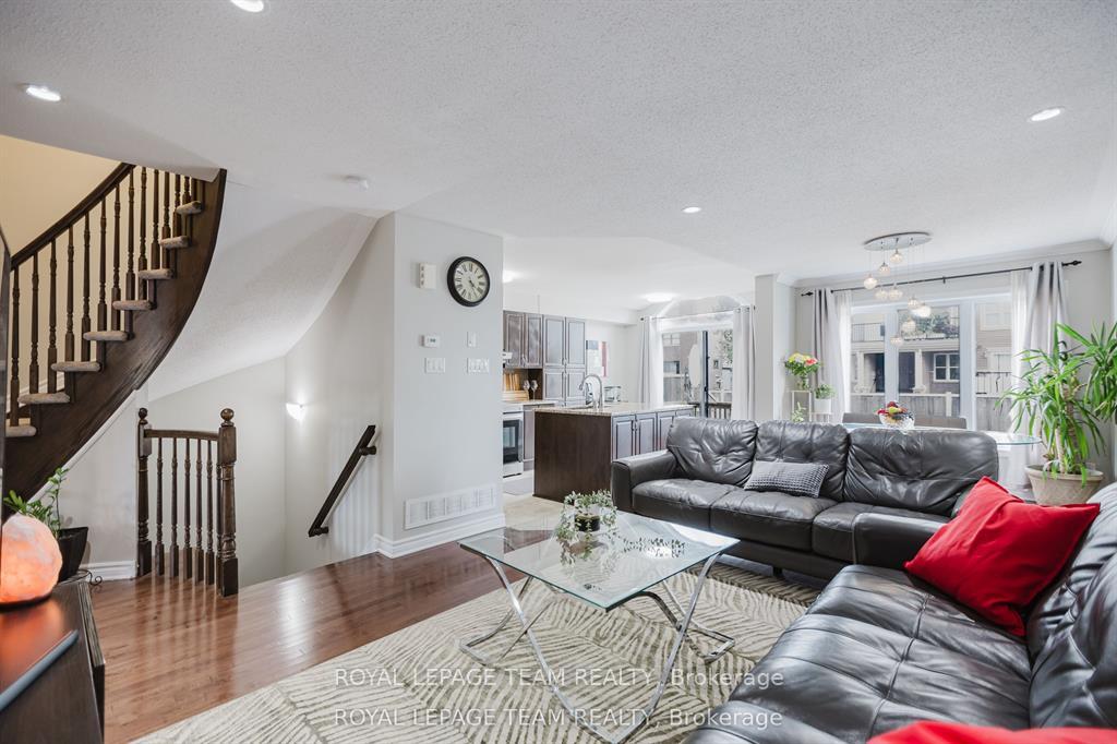 Photo 7 of 121 Mancini Way, Ottawa, Barrhaven - Strandherd — HOMEH
