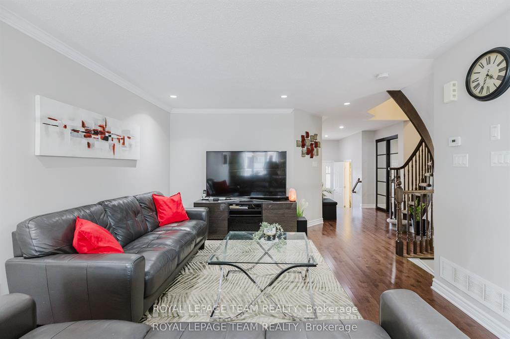 Photo 8 of 121 Mancini Way, Ottawa, Barrhaven - Strandherd — HOMEH