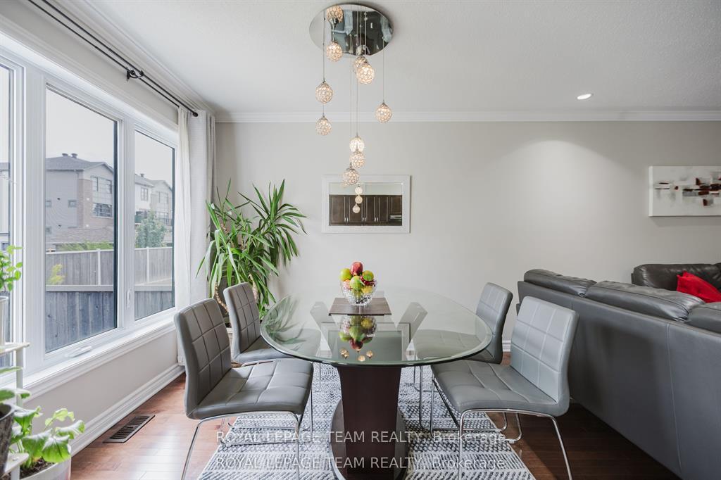 Photo 13 of 121 Mancini Way, Ottawa, Barrhaven - Strandherd — HOMEH