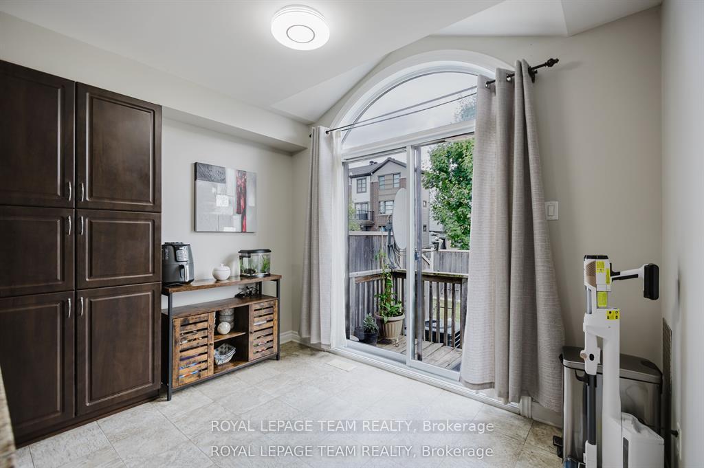 Photo 20 of 121 Mancini Way, Ottawa, Barrhaven - Strandherd — HOMEH