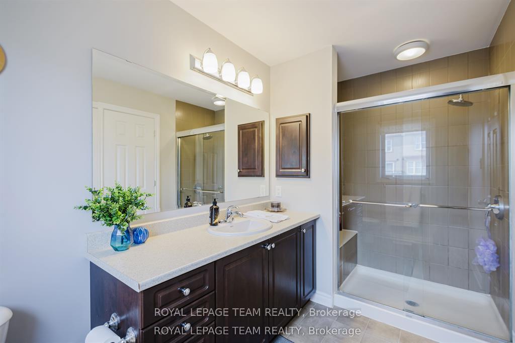 Photo 33 of 121 Mancini Way, Ottawa, Barrhaven - Strandherd — HOMEH