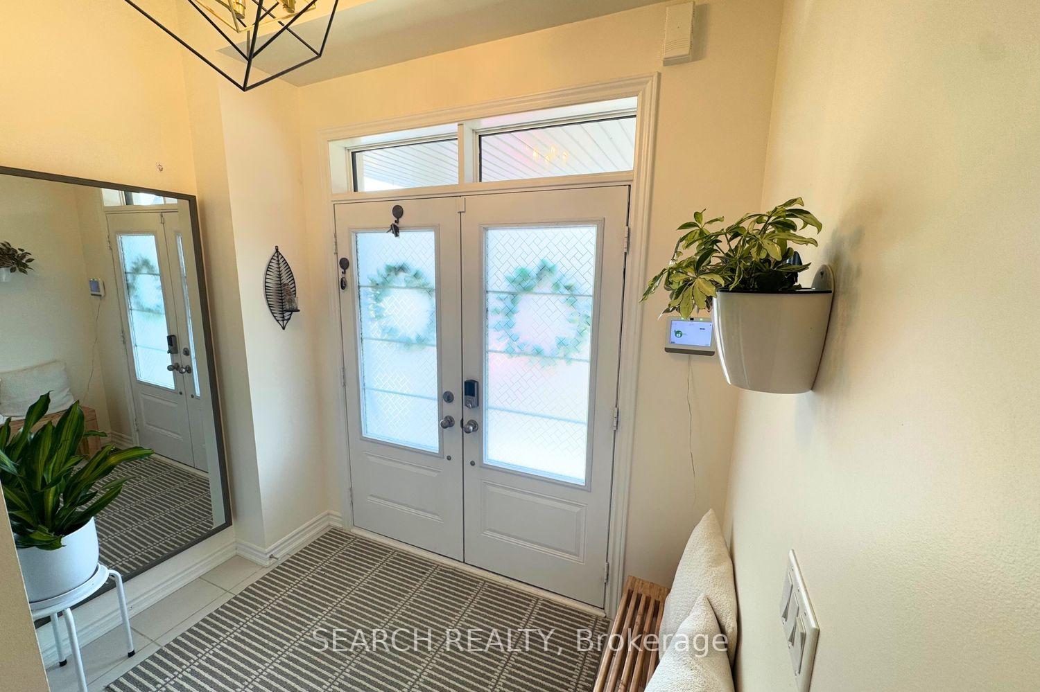 Photo 3 of 50 Ghent Drive, Vaughan, Kleinburg — HOMEH