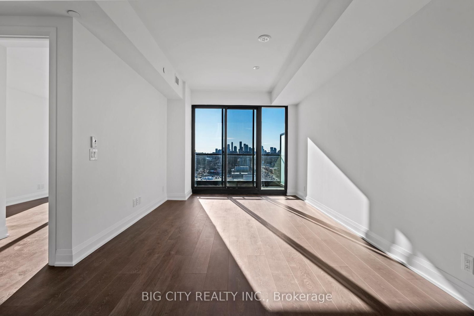 Photo 3 of Unit 1005, 33 Frederick Todd Way, Toronto, Thorncliffe Park — HOMEH