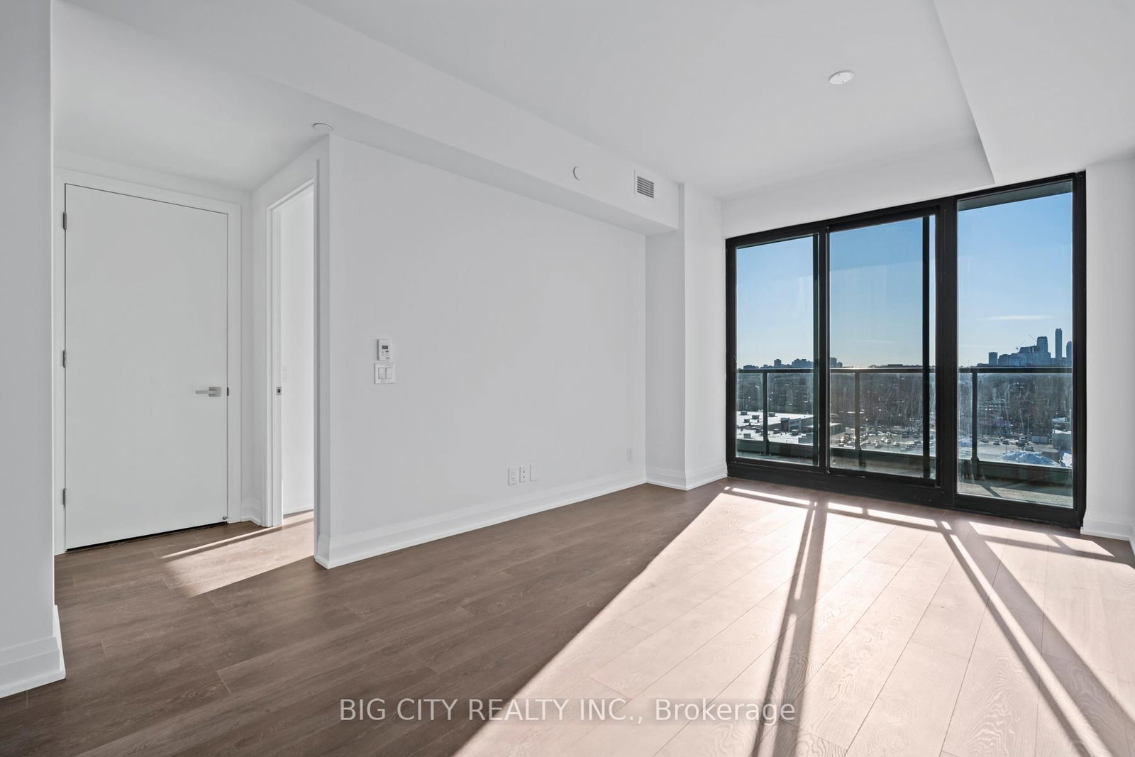 Photo 10 of Unit 1005, 33 Frederick Todd Way, Toronto, Thorncliffe Park — HOMEH