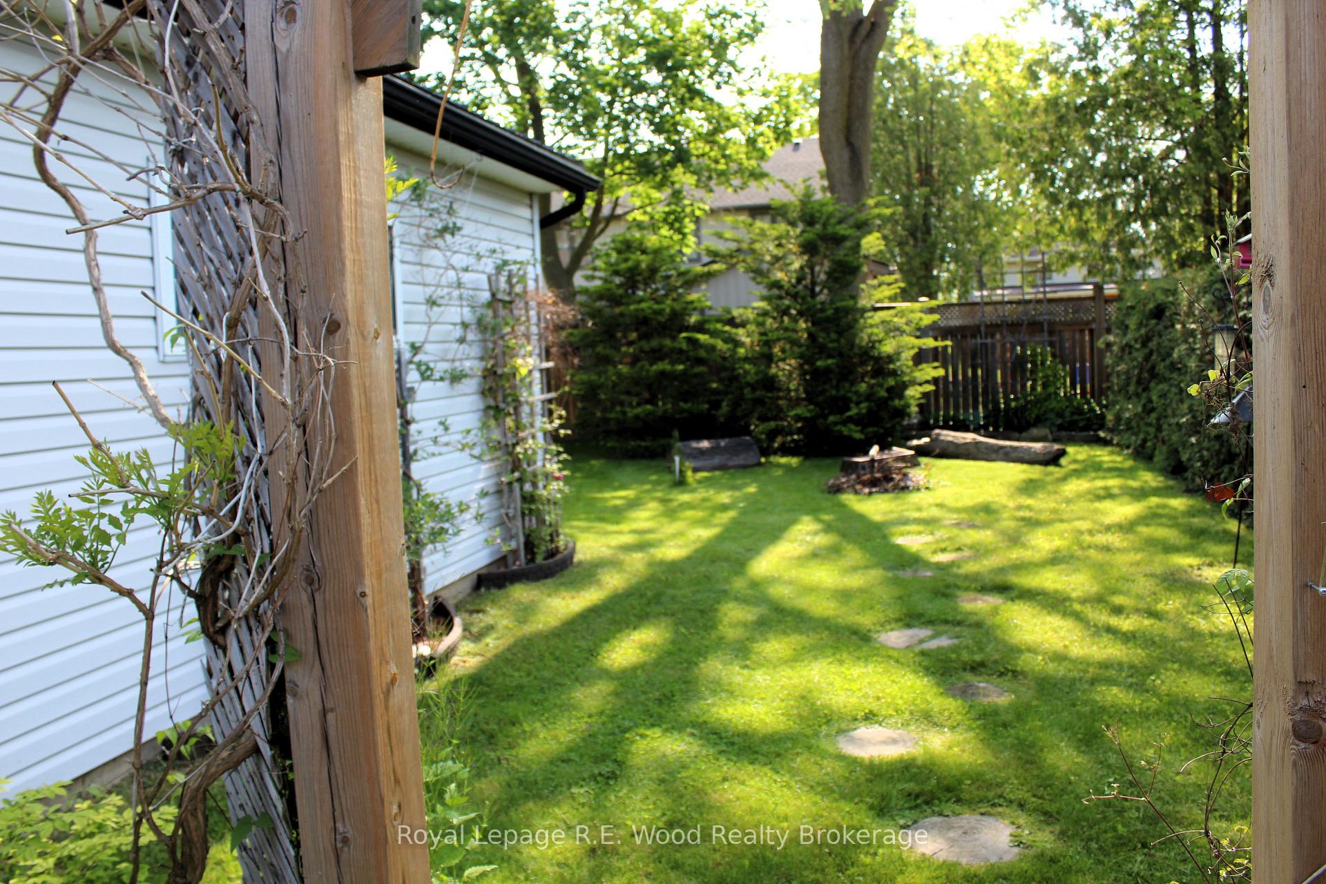 Photo 8 of 13 William Street, Aylmer — HOMEH