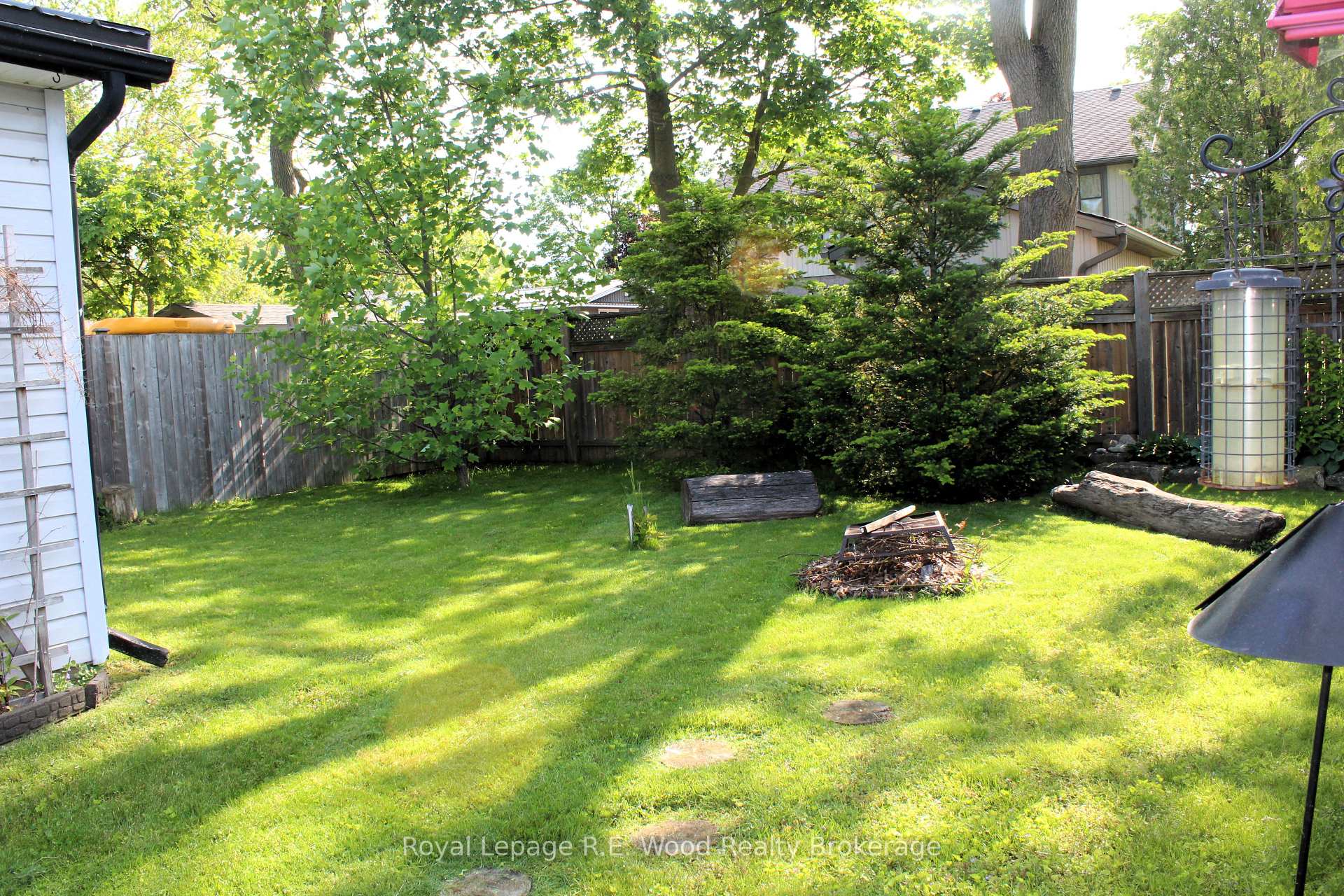 Photo 5 of 13 William Street, Aylmer — HOMEH