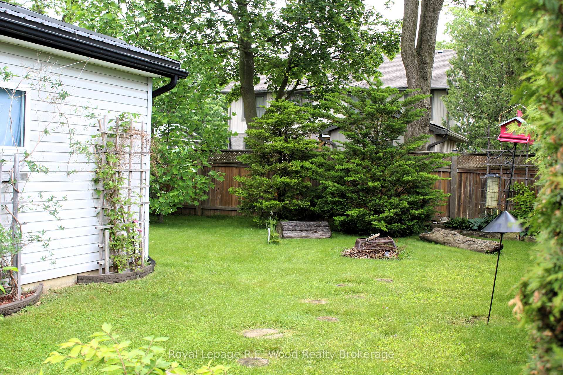 Photo 20 of 13 William Street, Aylmer — HOMEH