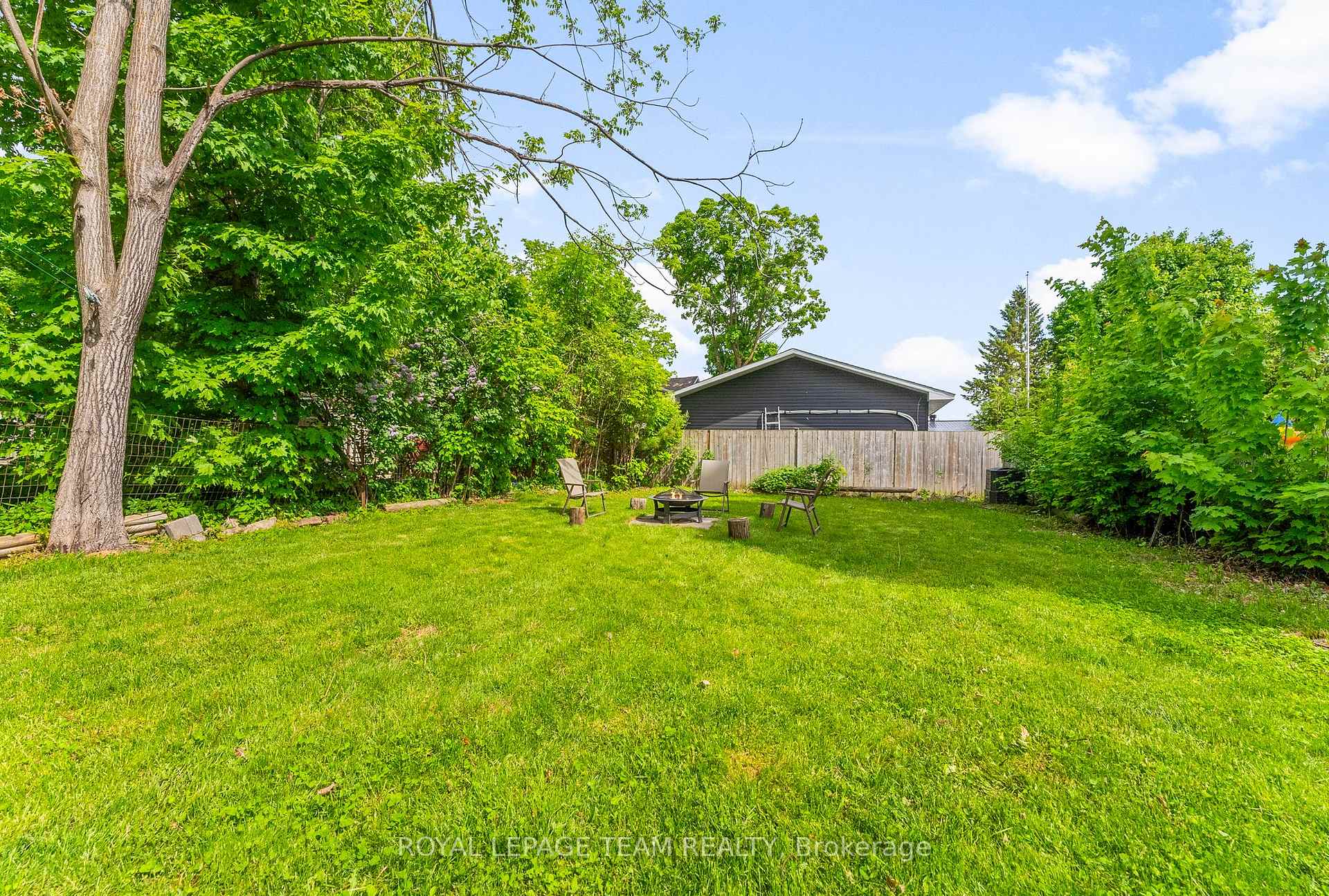Photo 25 of 79 Russell Street N, Arnprior — HOMEH