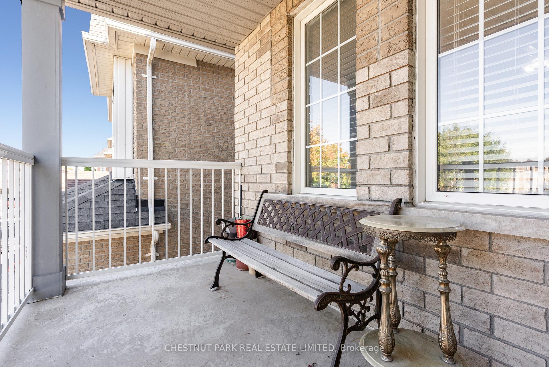 Photo 18 of 84 Macbride Crescent, Vaughan, Maple — HOMEH