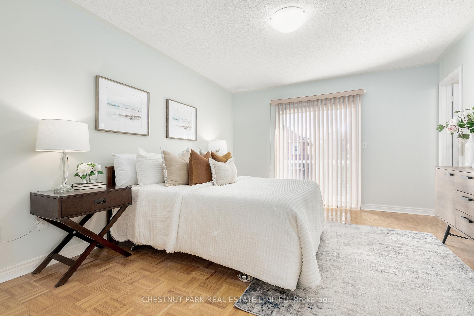 Photo 21 of 84 Macbride Crescent, Vaughan, Maple — HOMEH