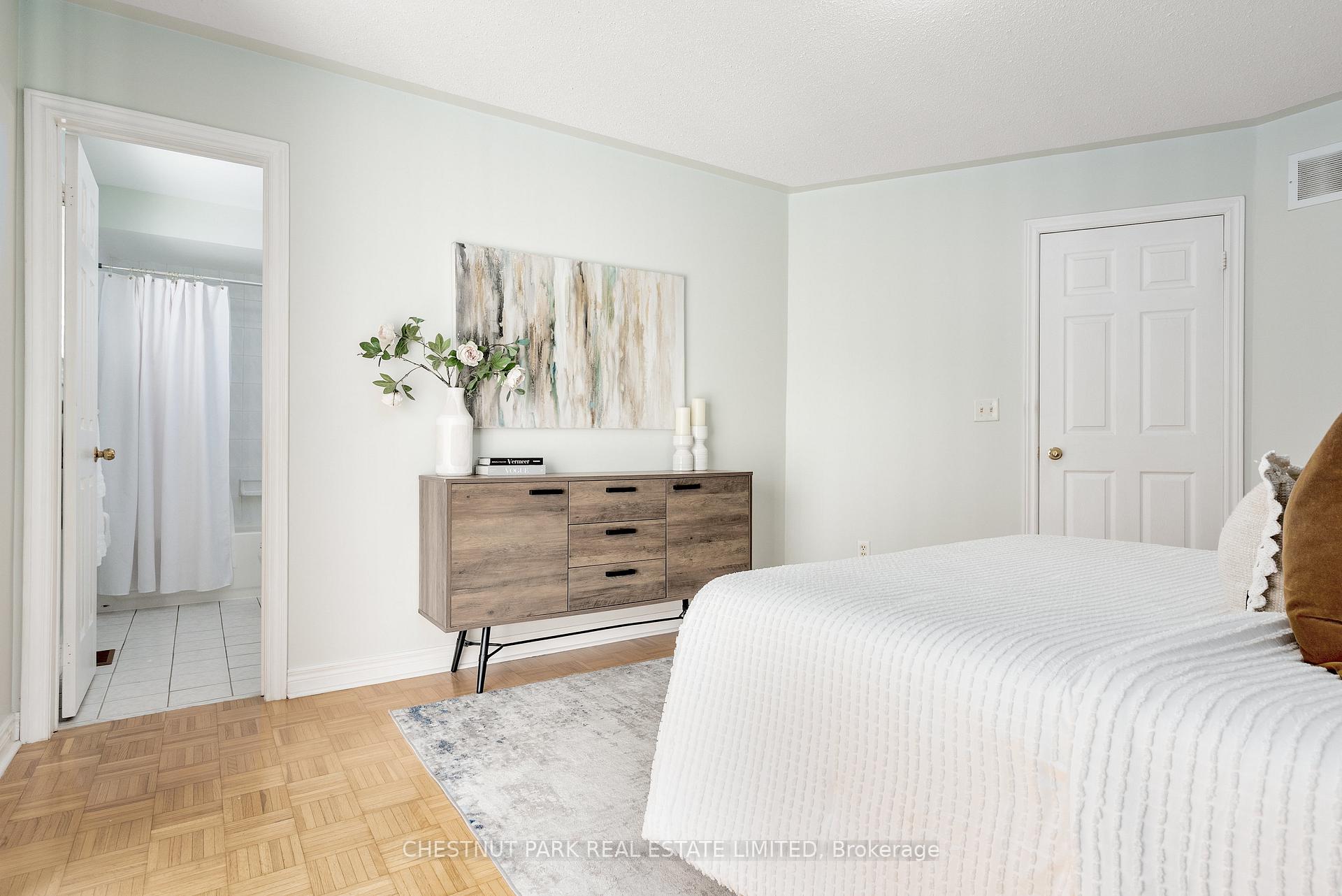 Photo 23 of 84 Macbride Crescent, Vaughan, Maple — HOMEH