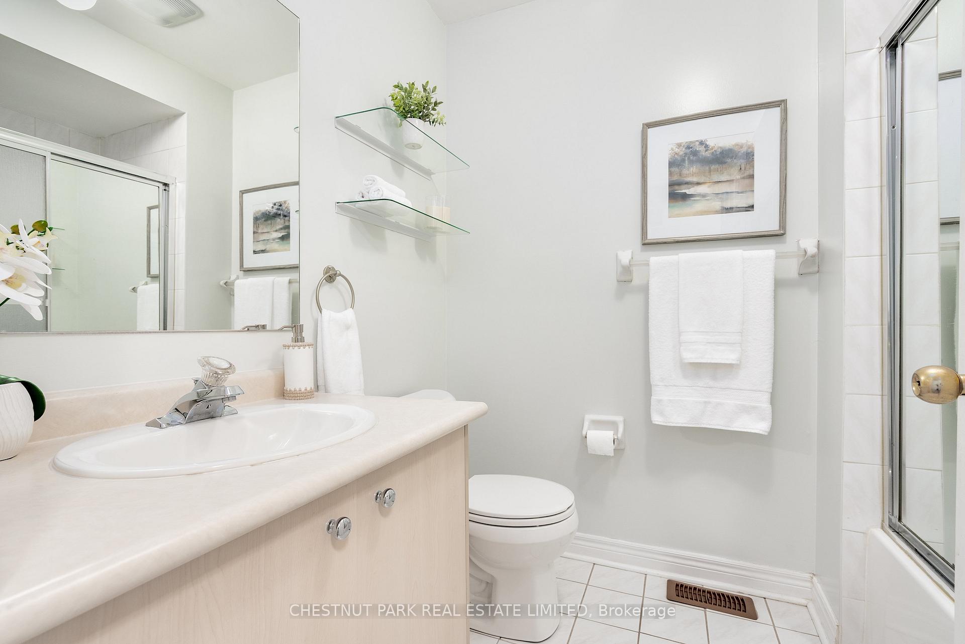 Photo 34 of 84 Macbride Crescent, Vaughan, Maple — HOMEH