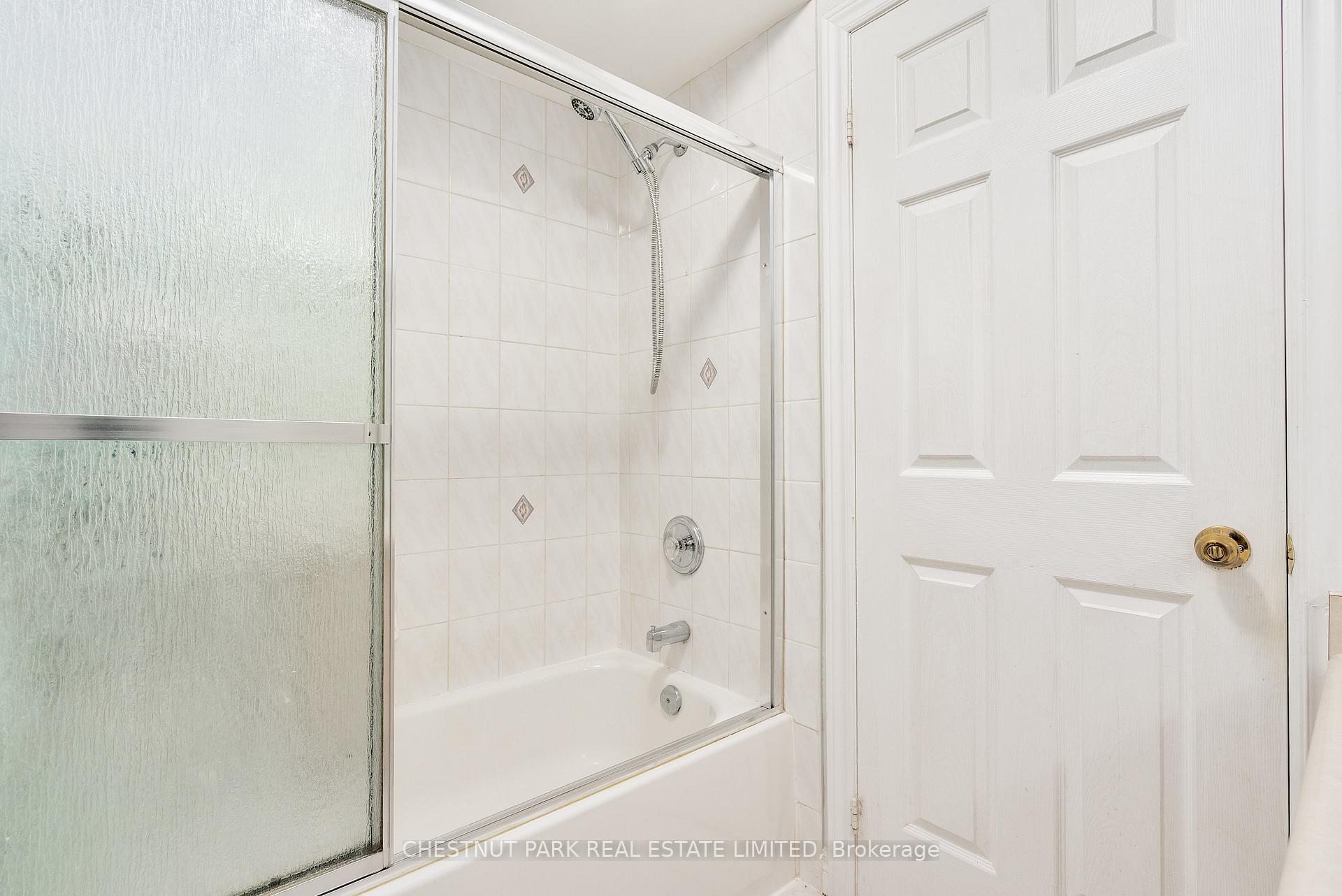 Photo 35 of 84 Macbride Crescent, Vaughan, Maple — HOMEH