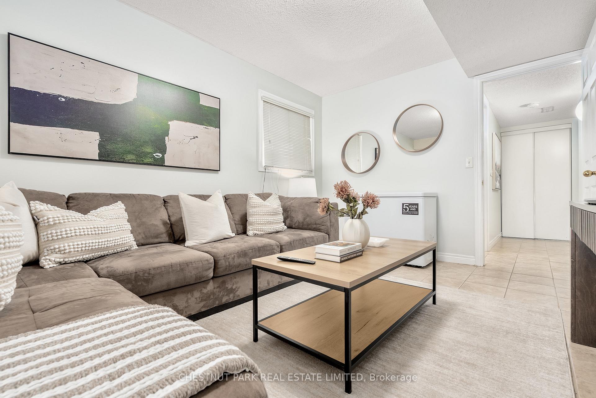 Photo 38 of 84 Macbride Crescent, Vaughan, Maple — HOMEH