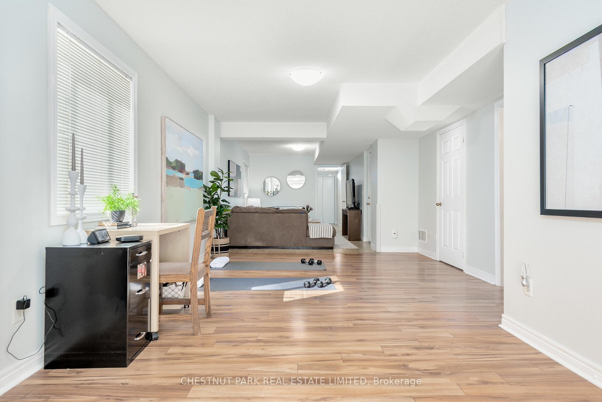 Photo 42 of 84 Macbride Crescent, Vaughan, Maple — HOMEH