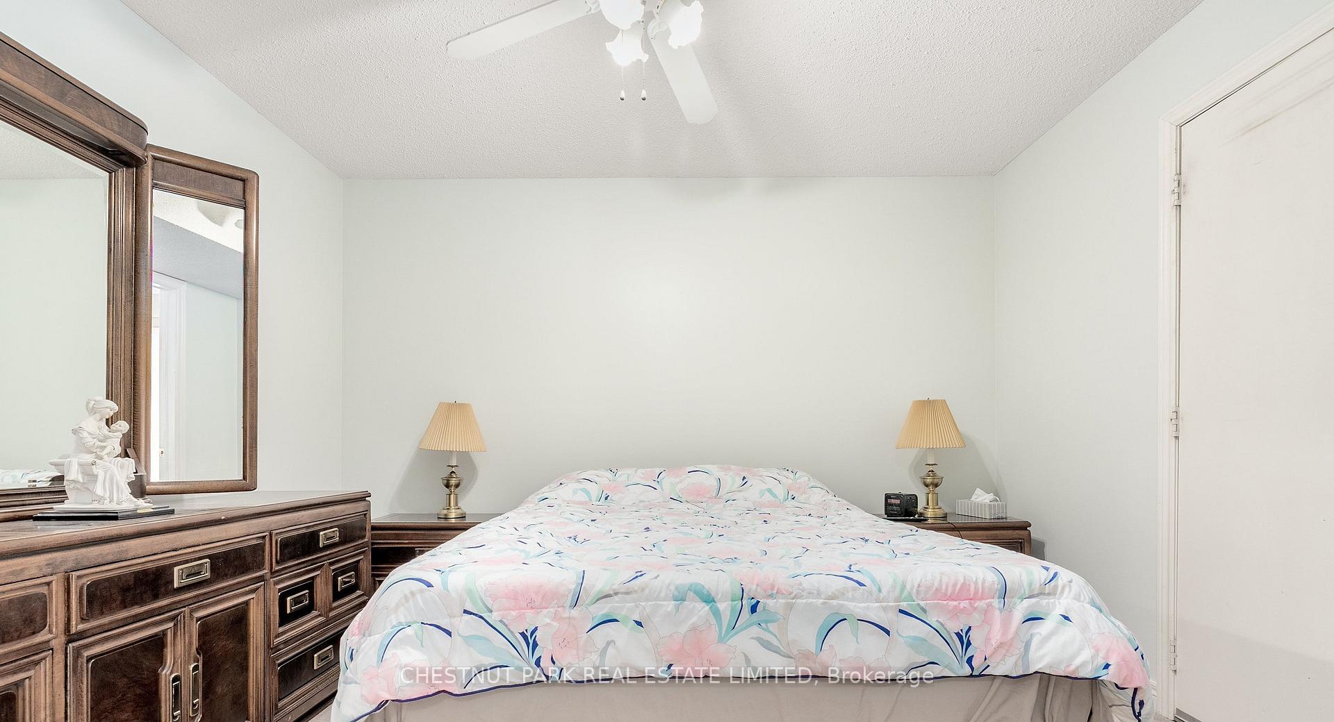 Photo 44 of 84 Macbride Crescent, Vaughan, Maple — HOMEH