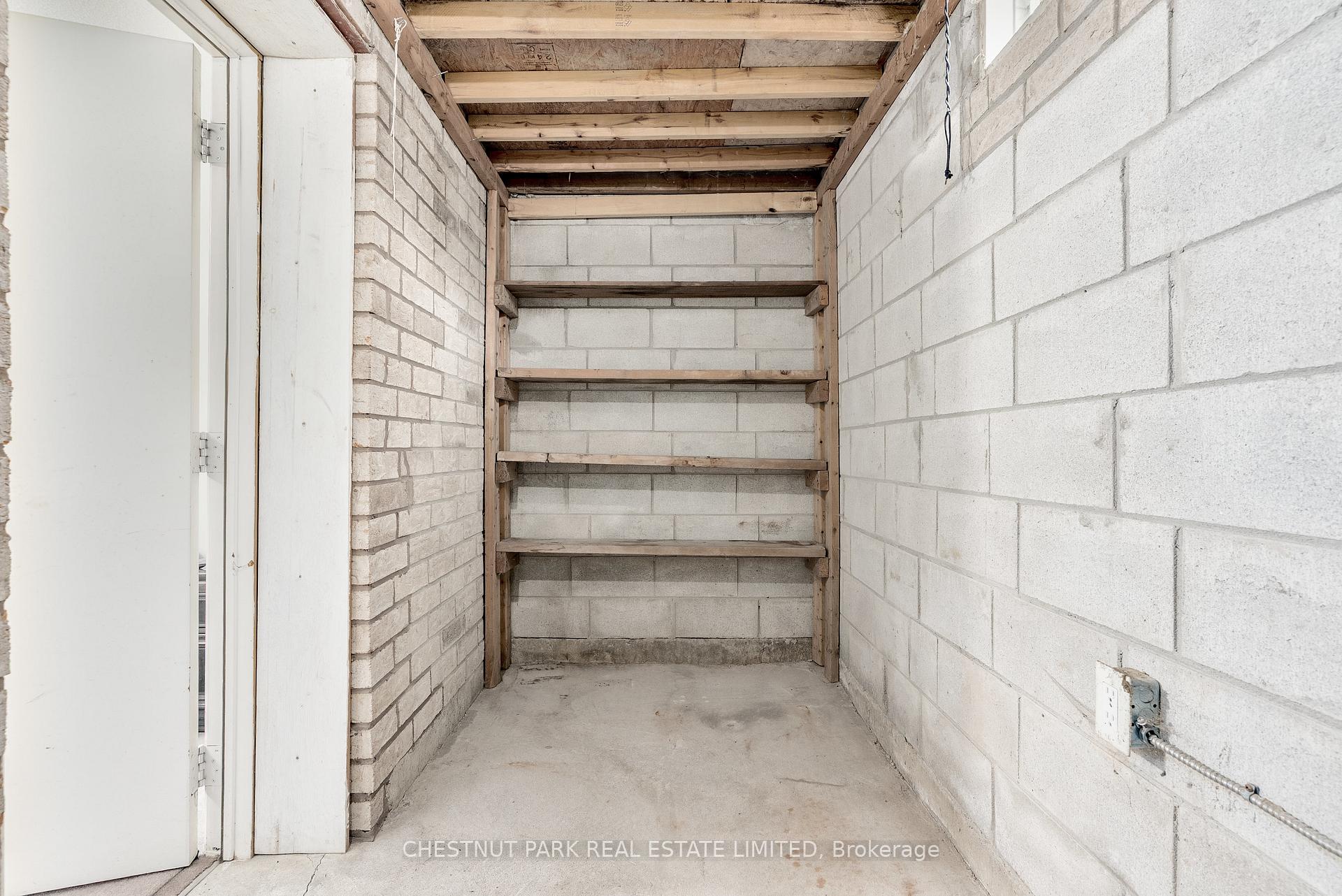 Photo 46 of 84 Macbride Crescent, Vaughan, Maple — HOMEH