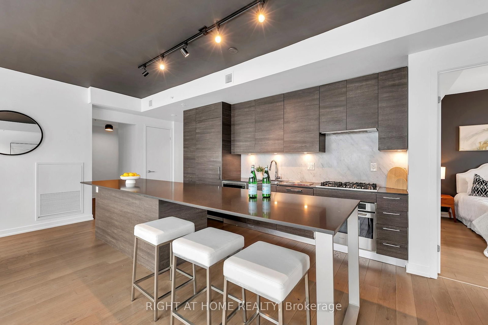 Photo 5 of Unit 613, 530 Indian Grve, Toronto, Junction Area — HOMEH