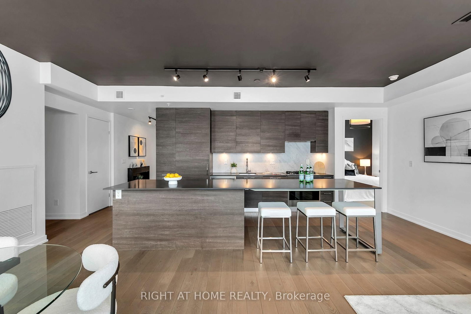 Photo 10 of Unit 613, 530 Indian Grve, Toronto, Junction Area — HOMEH