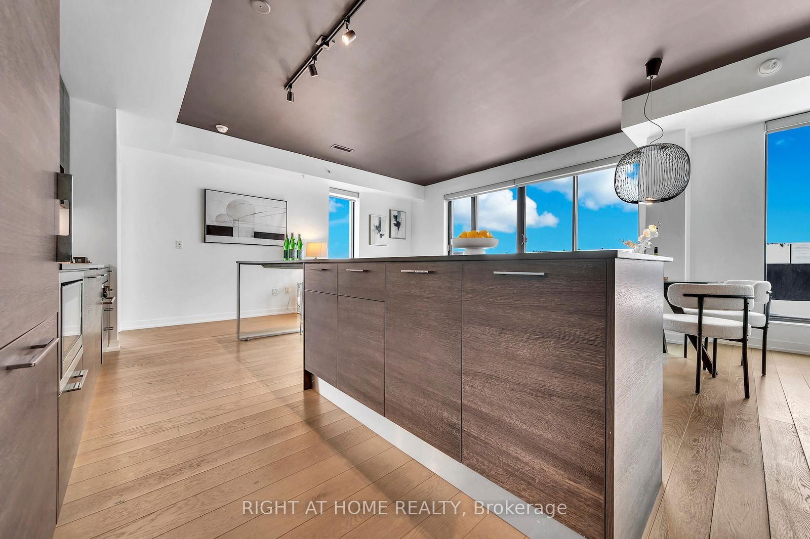 Photo 7 of Unit 613, 530 Indian Grve, Toronto, Junction Area — HOMEH