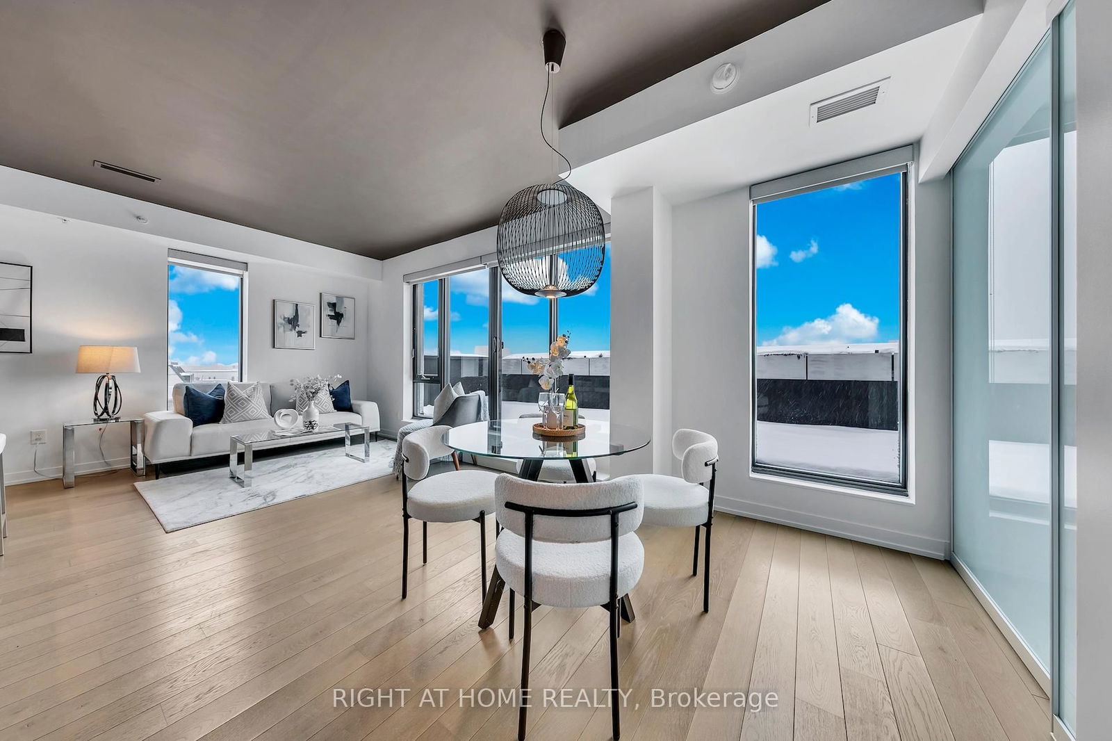 Photo 6 of Unit 613, 530 Indian Grve, Toronto, Junction Area — HOMEH