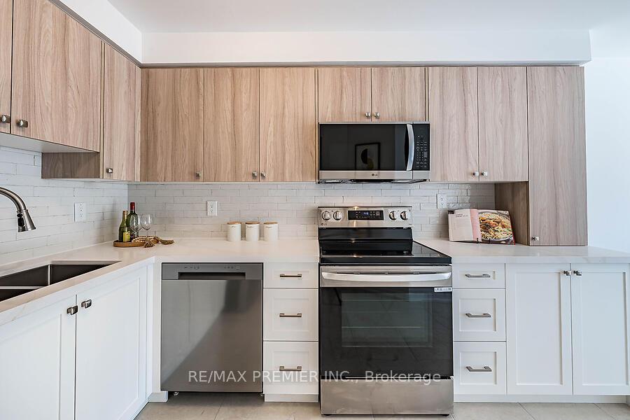 Photo 8 of 14 Opera Place, Vaughan, East Woodbridge — HOMEH