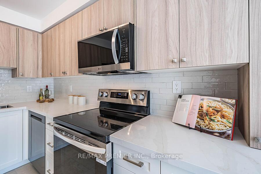 Photo 9 of 14 Opera Place, Vaughan, East Woodbridge — HOMEH