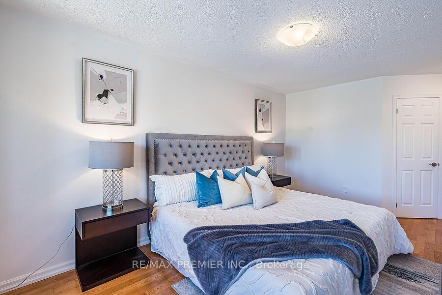 Photo 16 of 14 Opera Place, Vaughan, East Woodbridge — HOMEH