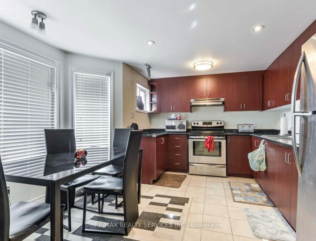 Photo 4 of Unit Basement, 6 Gale Way, Vaughan, Vellore Village — HOMEH