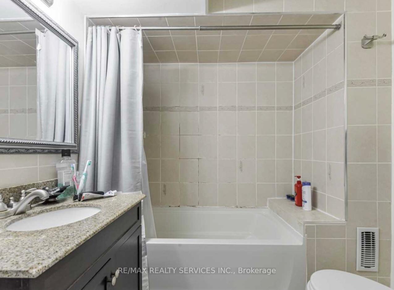 Photo 6 of Unit Basement, 6 Gale Way, Vaughan, Vellore Village — HOMEH